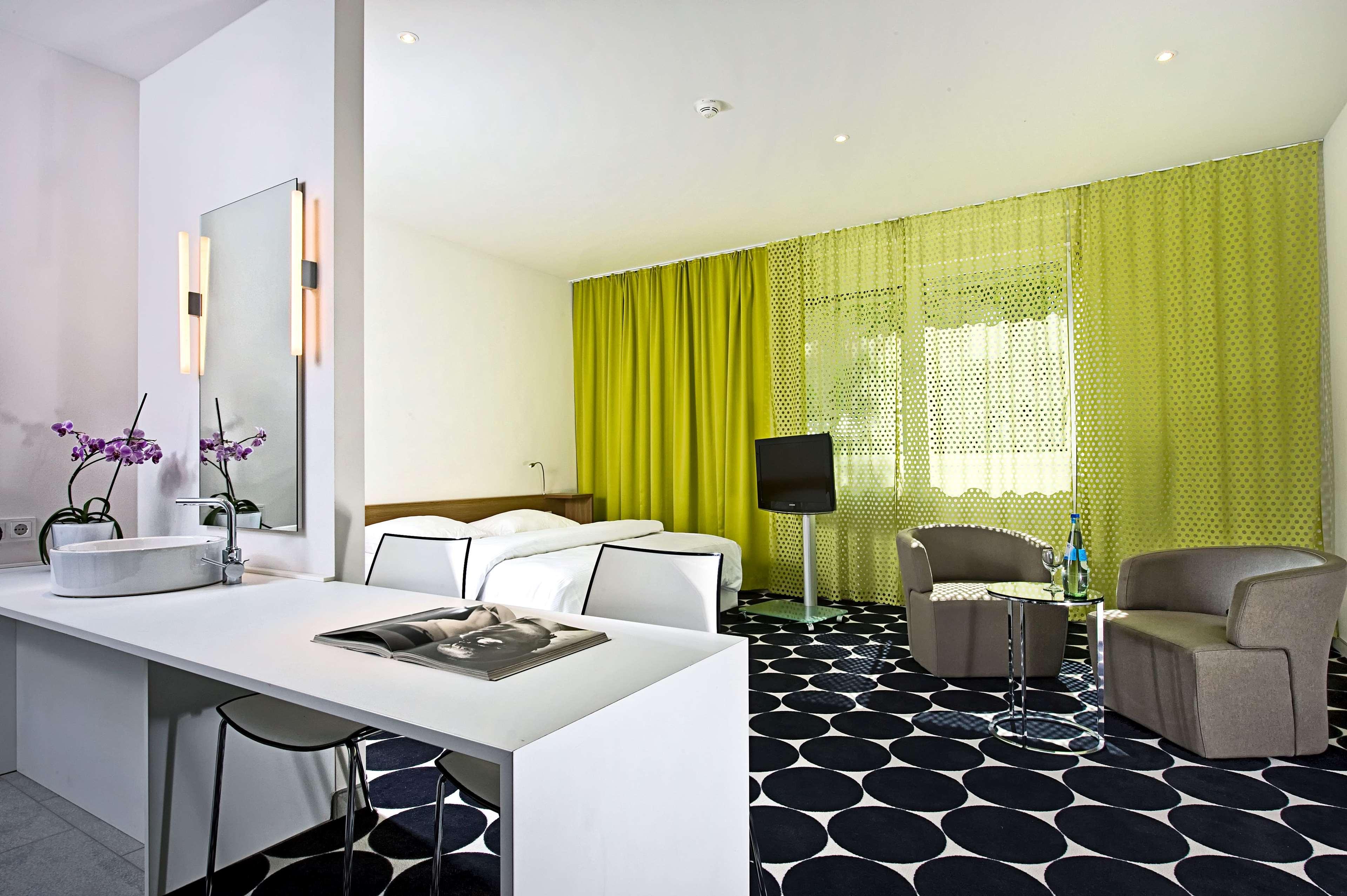 ทริป บาย วินด์แฮม แฟรงค์เฟิร์ต Hotel Frankfurt am Main ภายนอก รูปภาพ