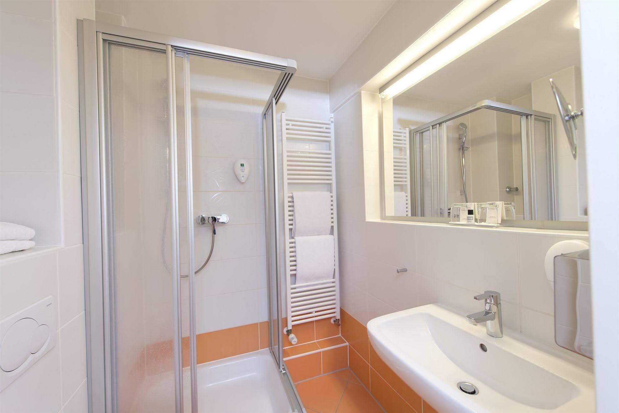 ทริป บาย วินด์แฮม แฟรงค์เฟิร์ต Hotel Frankfurt am Main ห้อง รูปภาพ